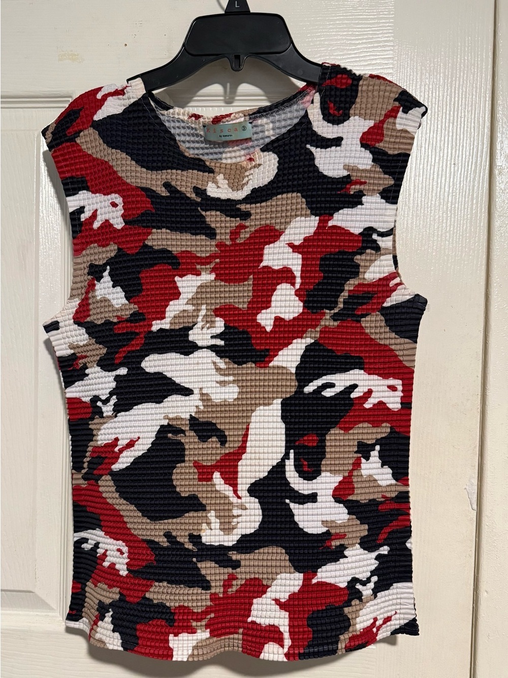 Kisca by komarov Sleeveless Camo Print Waffle Knit Top in Red, Black & Tan #Y2K